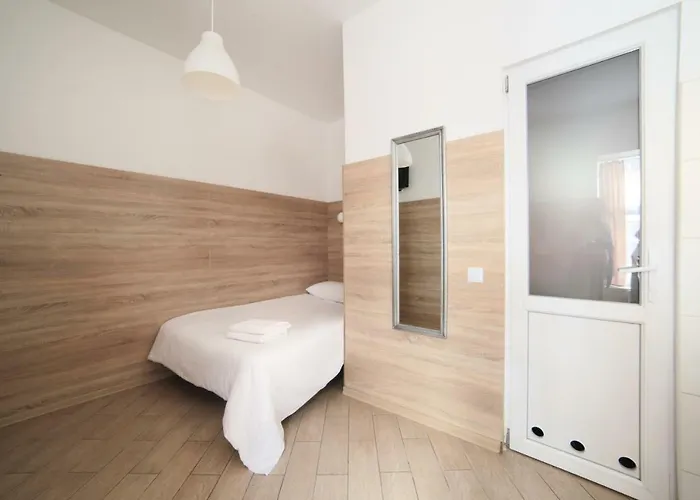 아파트 смарт в центрі для пари! дешево з ремонтом! *